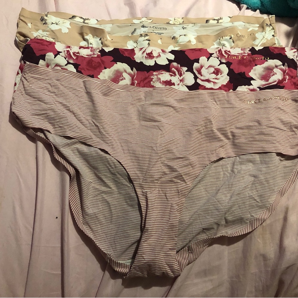 3 pr Vince Camuto bikini NWOT Sz Lg